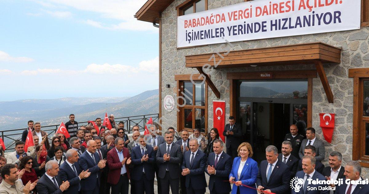 "Babadağ’da Vergi Dairesi açıldı: İşlemler yerinde hızlanıyor" başlıklı haber için fotorealistik, pr