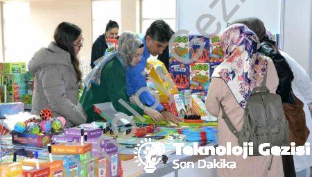 Manisa 8. Kitap Fuarı Kapılarını Açtı: Edebiyat Dünyası Manisa’da Buluşuyor
