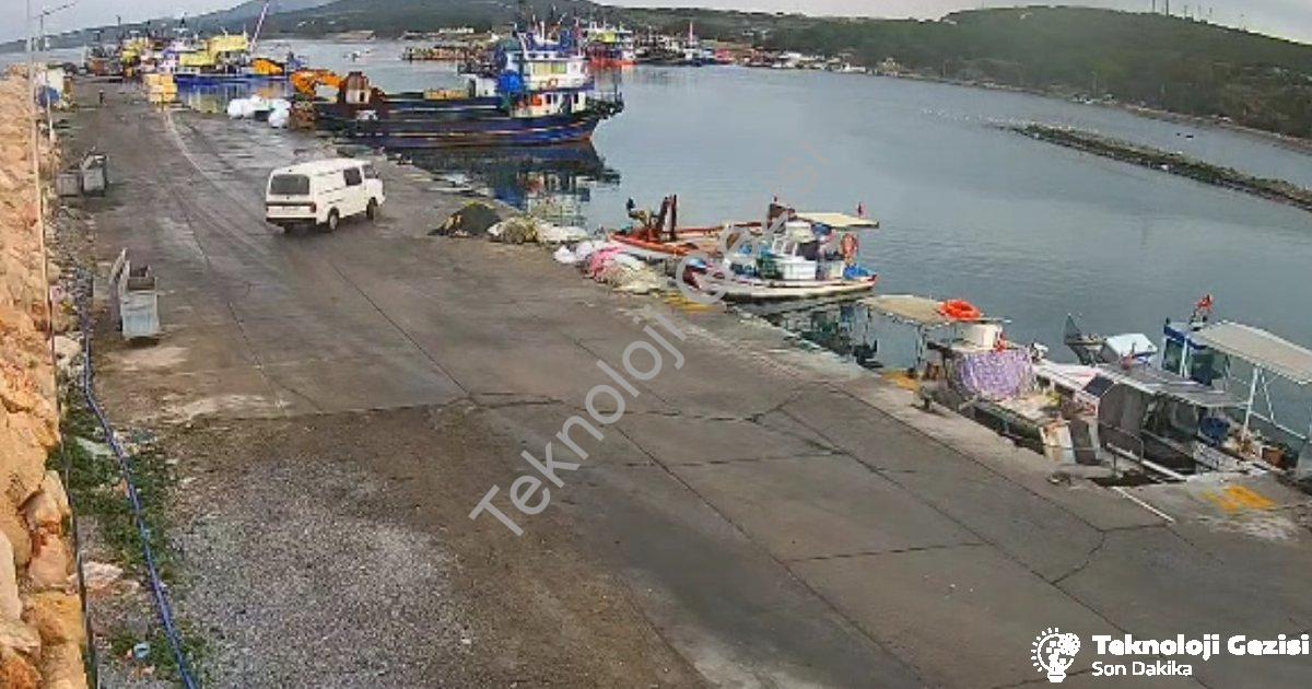 "Aydın Didim'de Yürekleri Ağza Getiren Kaza: Otomobil Denize Gömüldü" başlıklı haber için fotorealis