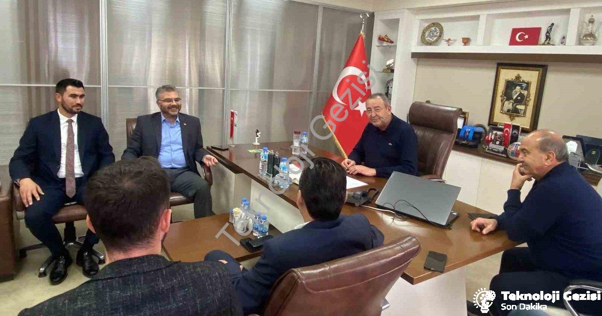 "KUTO ve Milletvekili Özmen Zirvesi: Kuşadası Turizminin Geleceği ve Sorunlar Masaya Yatırıldı" başl