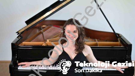Genç Piyanist Nehir Özzengin Forbes’un Yıldızları Arasında