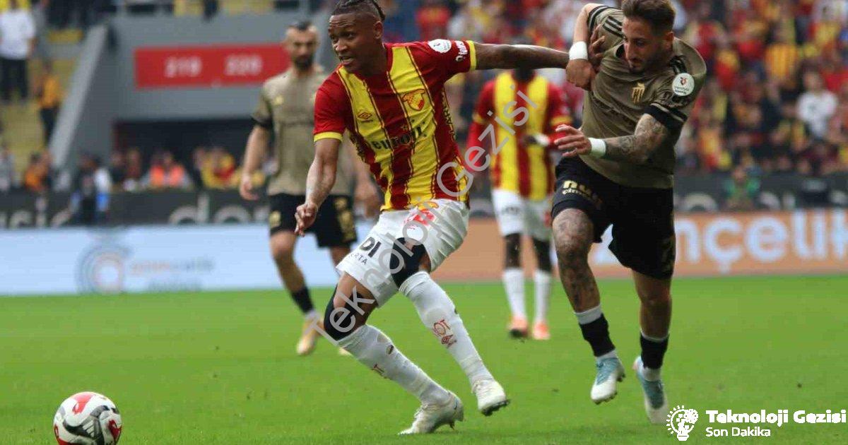 "Süper Lig'de VAR Fırtınası: Göztepe-Kocaelispor Maçında Kartlar Havada Uçuştu" başlıklı haber için