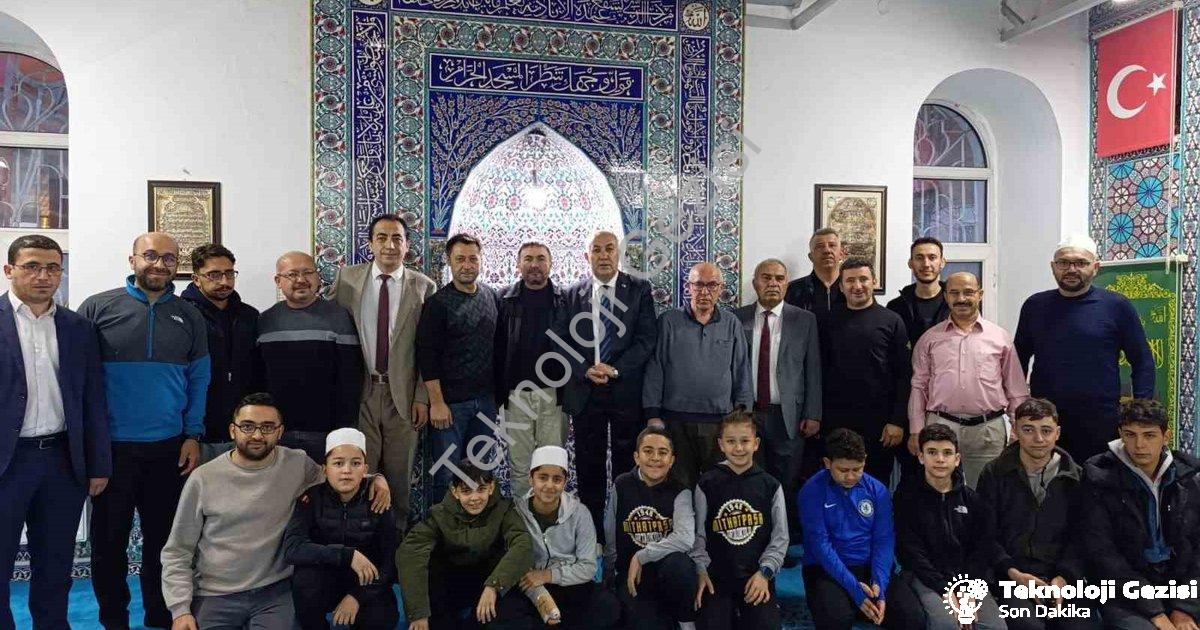 "Emirdağ Müftülüğü'nden Öğretmenlere Özel Sabah Etkinliği" başlıklı haber için fotorealistik, profes