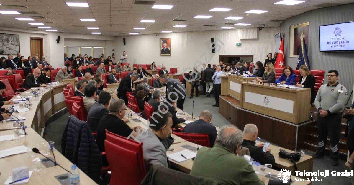 "Aydın'da Su İndirim Kararı 6 Ay Ertelendi" başlıklı haber için fotorealistik, profesyonel bir haber