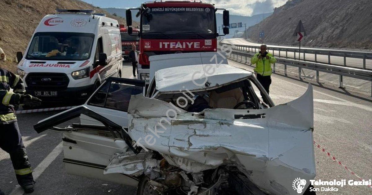 "Denizli'de Feci Kaza: Honaz Tüneli Çıkışında Otomobil Kamyona Çarptı" başlıklı haber için fotoreali